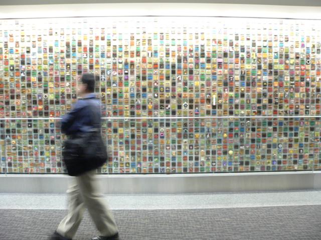 Traveler Viewing Ik-Joong Kang's “Gateway”